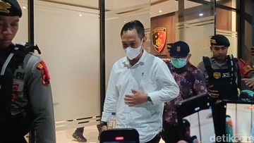 Bupati Cilacap Ditangkap KPK