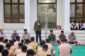 Momen Haru Bima Arya: Buka Puasa Bersama Warga Aceh Tamiang & Pesan Khusus untuk Praja IPDN
