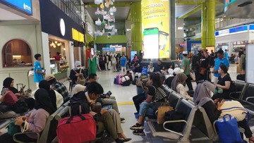 Mudik Lebaran 2026: Tiket Kereta dari Jakarta Ludes Terjual di Tanggal Favorit! Buruan Cek Sisa Kursi!