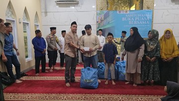 Polri dan Jurnalis Berbagi Kebahagiaan Ramadan: 100 Anak Yatim Piatu di Jakbar Tersenyum