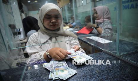 Rupiah Melemah ke Rp16.893