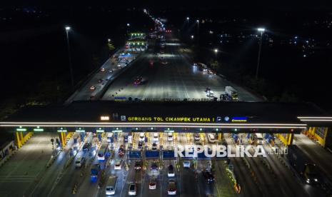 H-6 Lebaran 2026: Arus Mudik di Gerbang Tol Cikampek Utama Terpantau Ramai Lancar! Ini Datanya