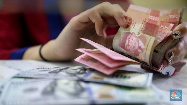 Will the US Dollar Hit IDR 17,000? Analysts Warn of Rising Currency Pressure